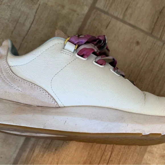 Women's White Leather Sneakers with Floral Ribbon Laces - Picture 5 of 6